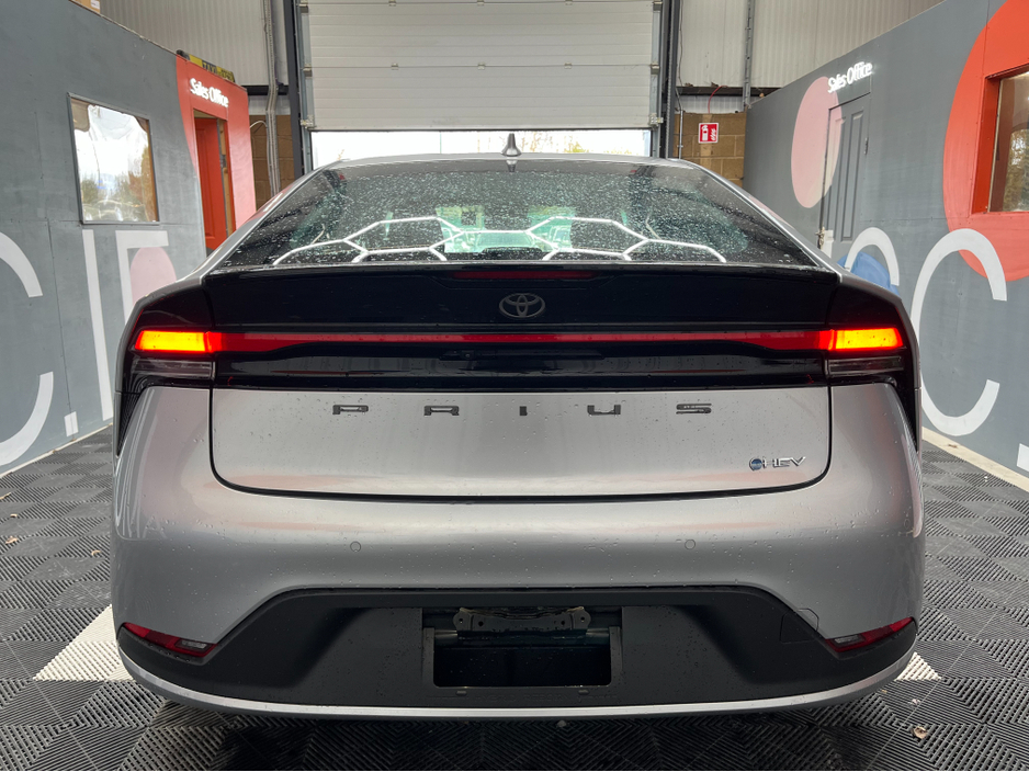 2025 Toyota Prius - image 3