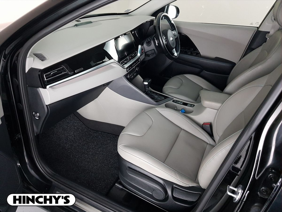 2021 Kia Niro - image 4