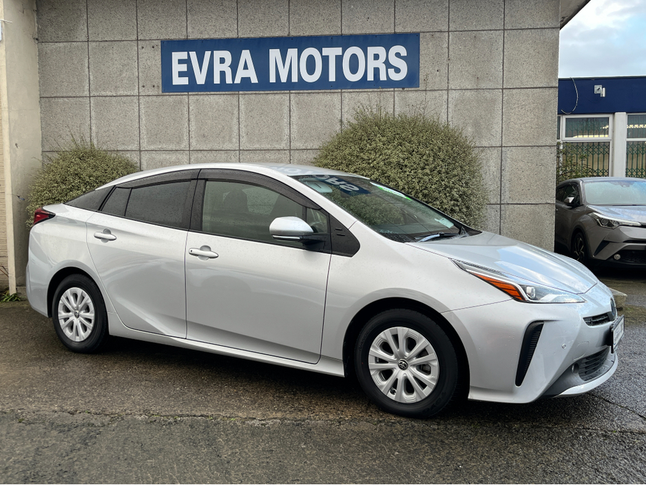 2021 Toyota Prius S 4WD AUTOMATIC HYBRID 1.8 PETROL //KEYLESS ENTRY//REVERSE CAMERA//ADAPTIVE CRUISE CONTROL// €19,950