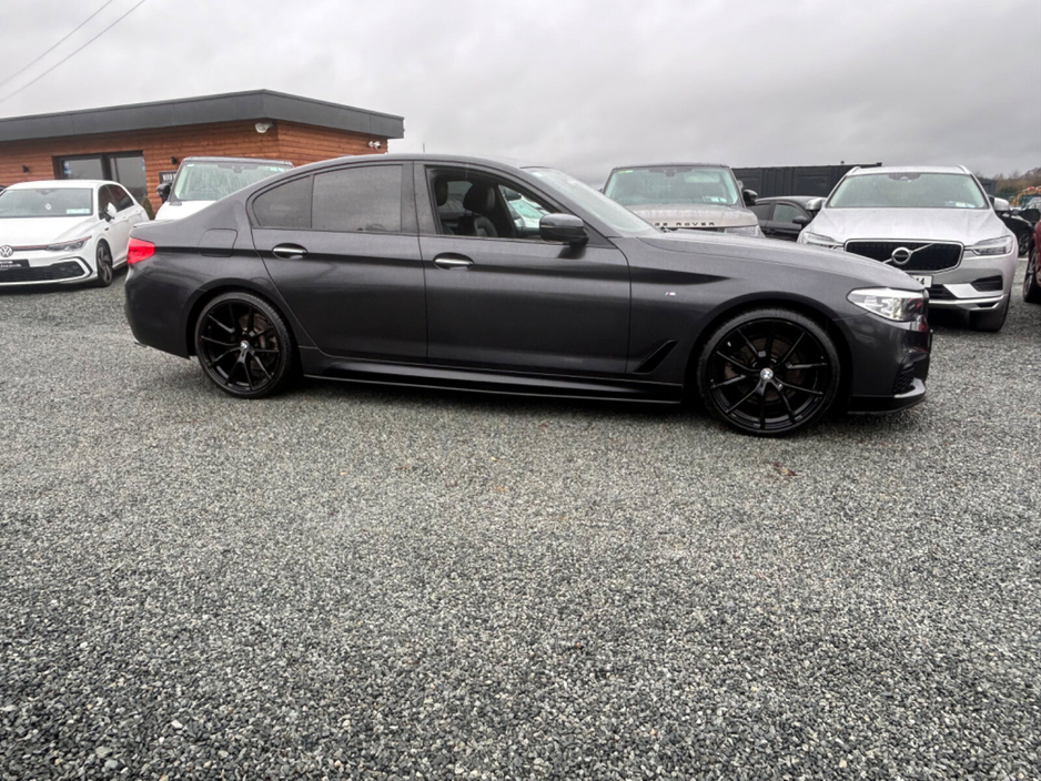 2018 BMW 5 Series - image 30