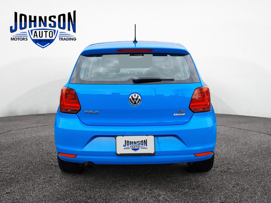 2015 Volkswagen Polo - image 2