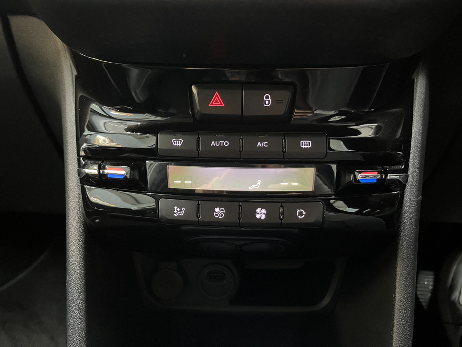 2017 Peugeot 2008 - image 17