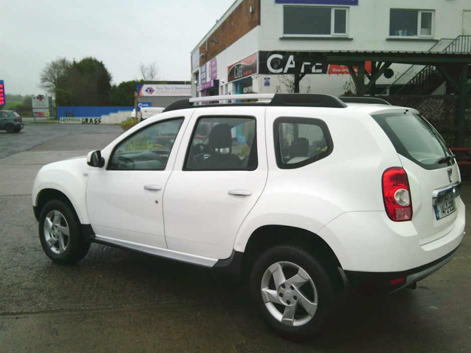 2014 Dacia Duster - image 3