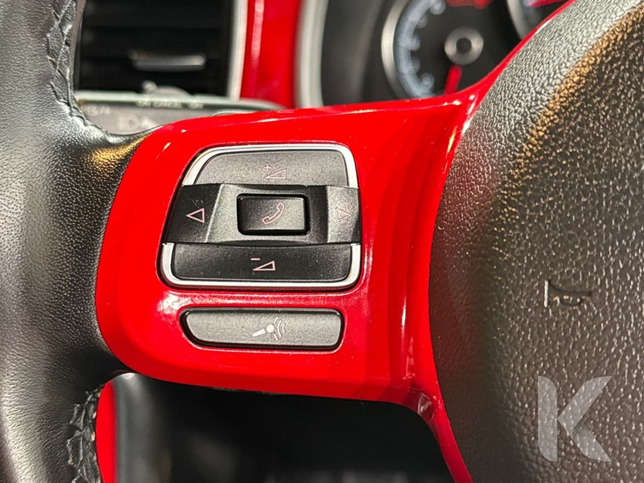 2019 Volkswagen Beetle - image 19