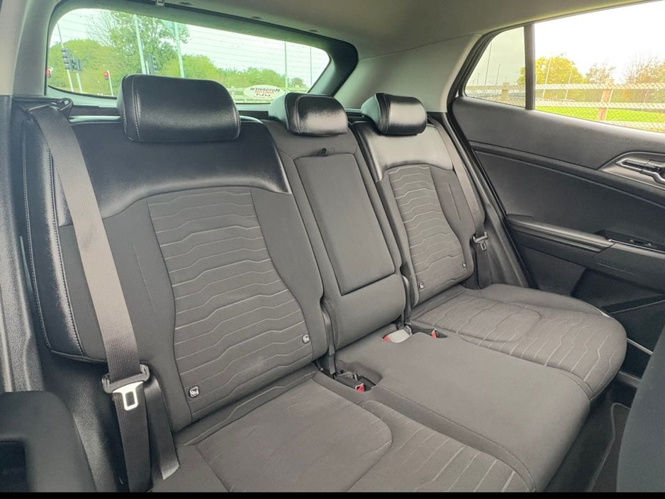 2023 Kia Sportage - image 8