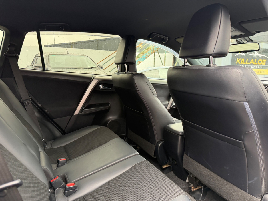 2017 Toyota Rav4 - image 17