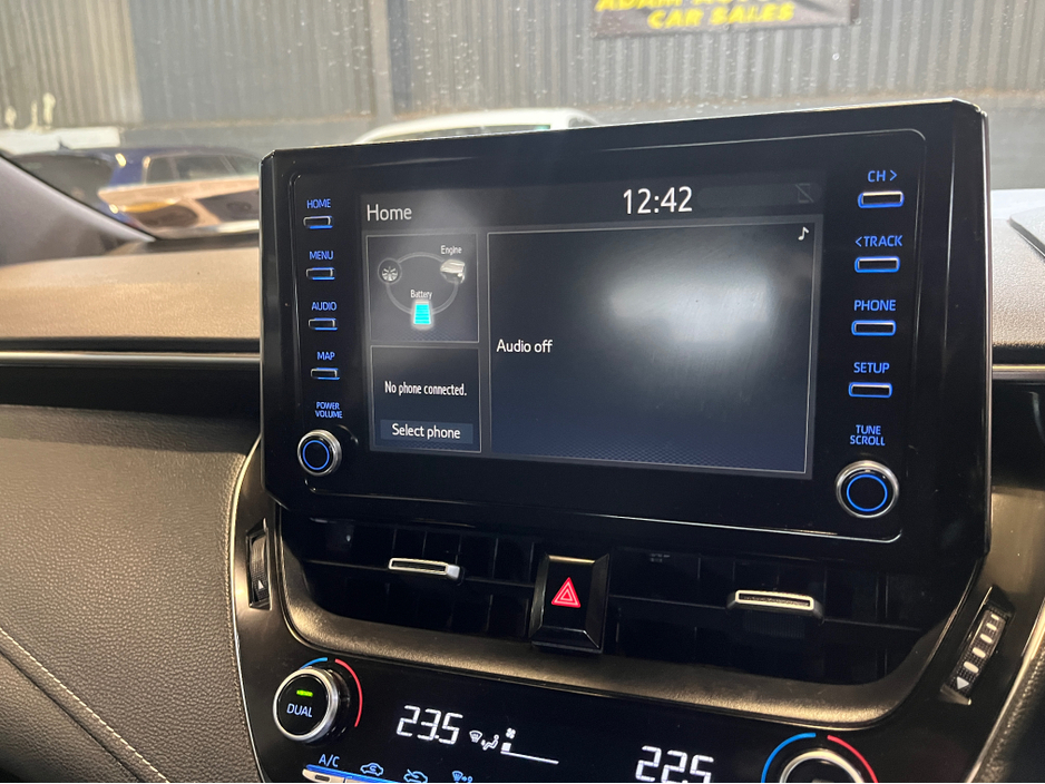 2021 Toyota Celsior HYBRID LUNA H/B AUTO 4DR €24,500