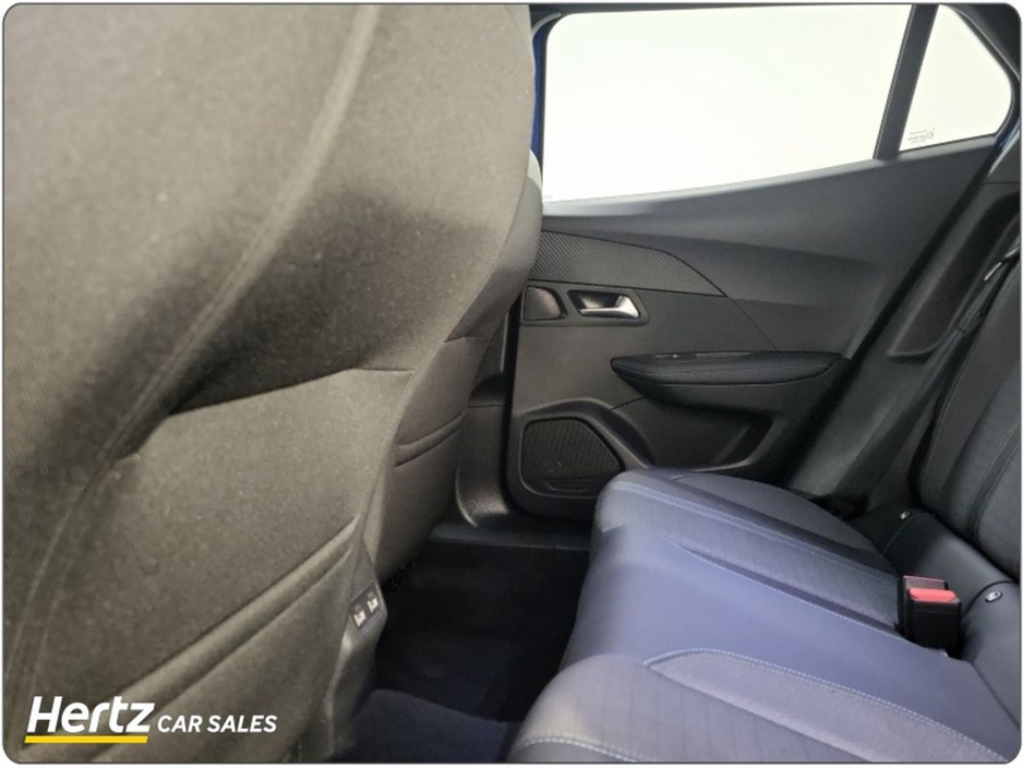 2023 Peugeot 2008 - image 13