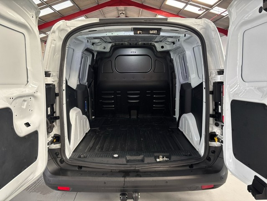 2025 Ford Courier TREND 1.5L ECOBLUE 100PS M6 FW €18,300