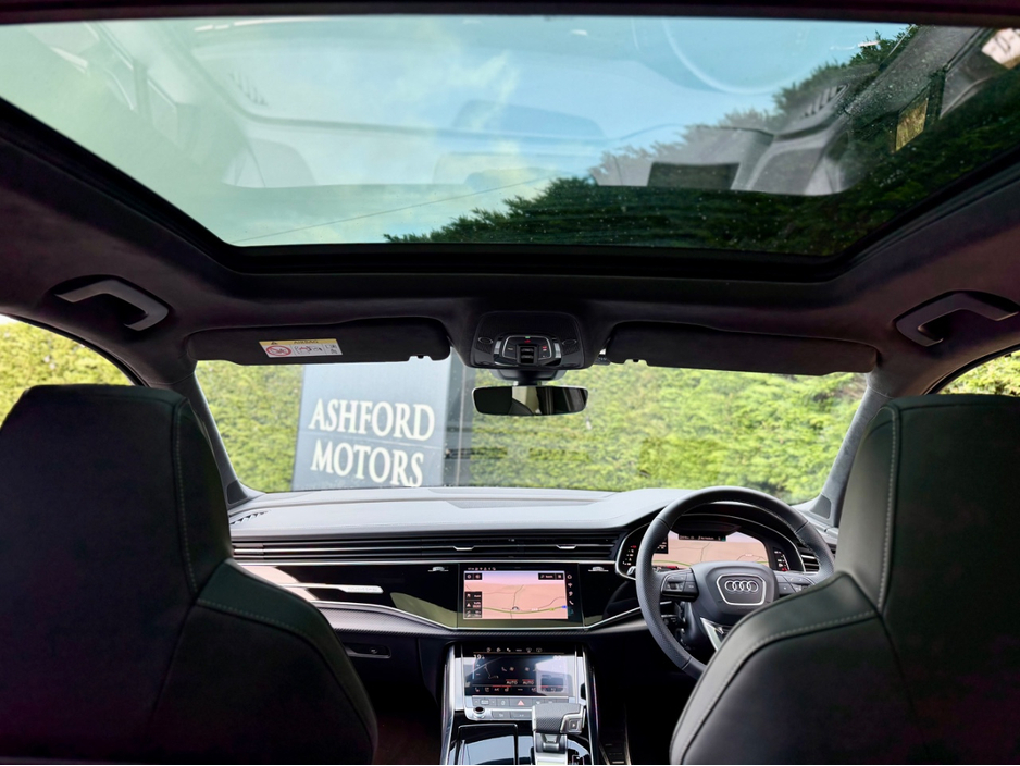 2026 Audi SQ7 - image 20