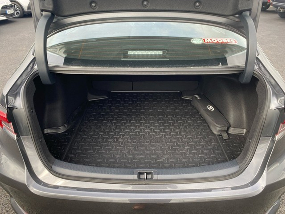 2023 Toyota Corolla - image 10