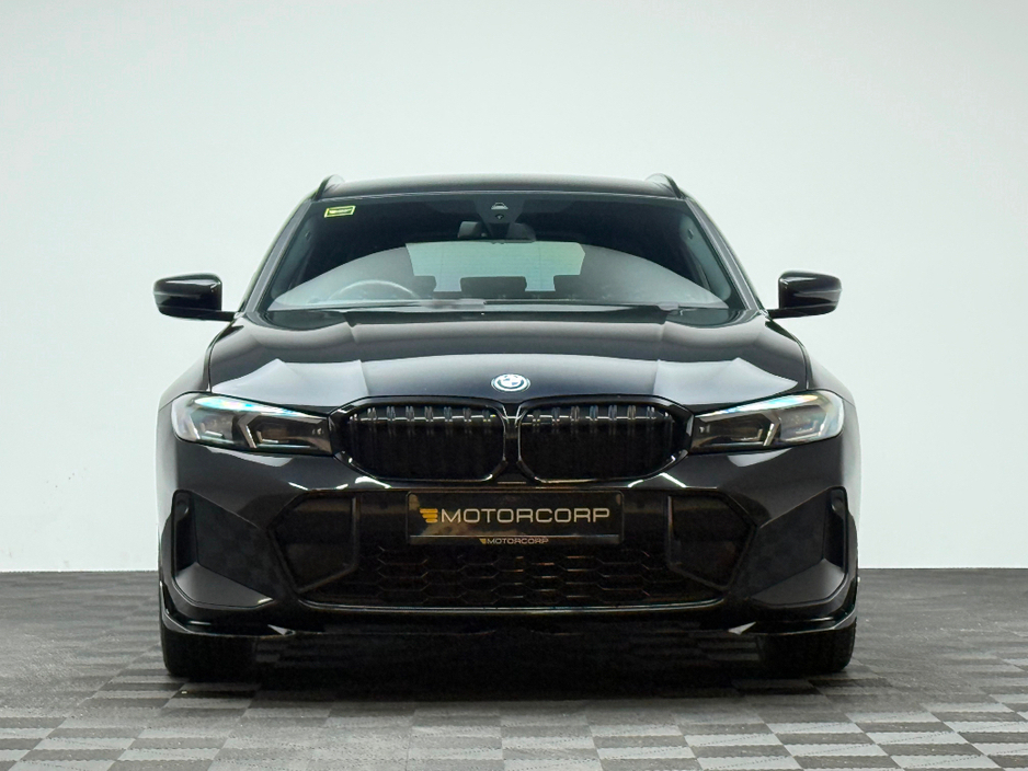 2024 BMW 3 Series - image 2