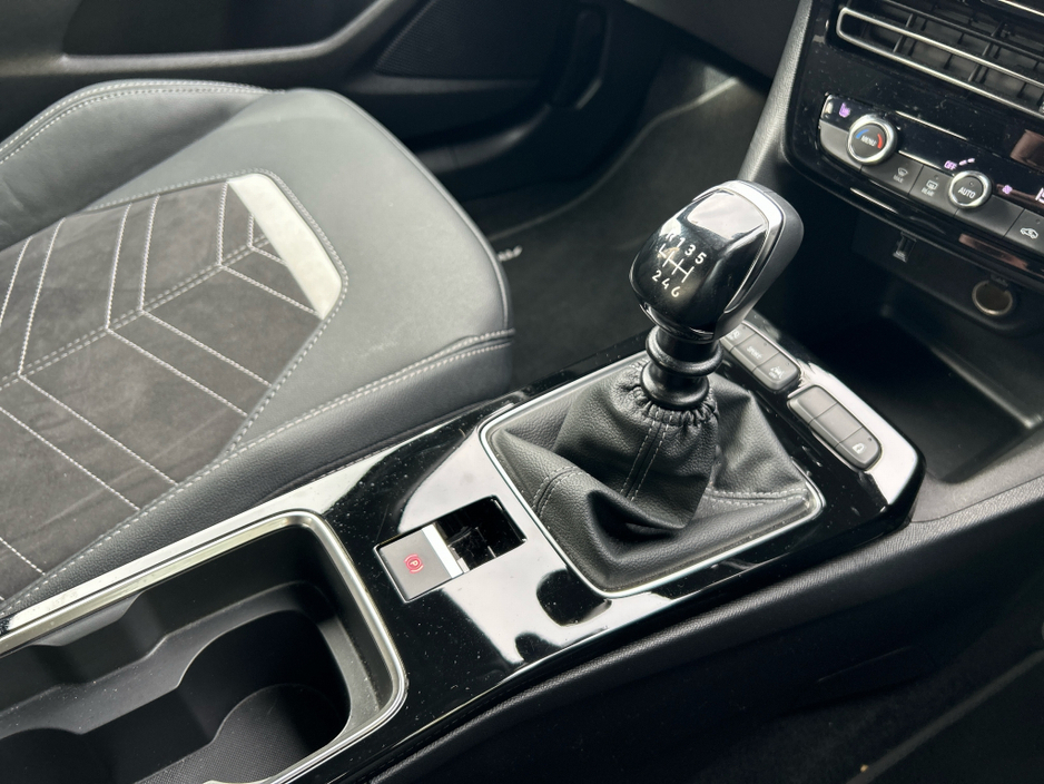 2024 Opel Mokka - image 10