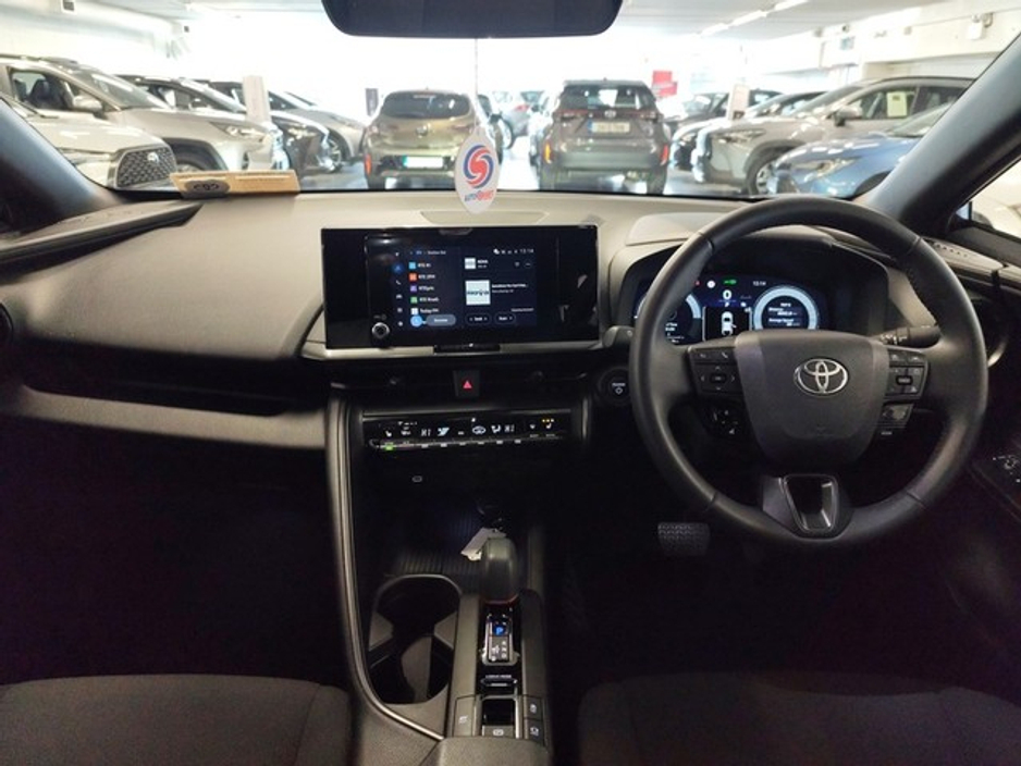 2025 Toyota C-HR - image 8