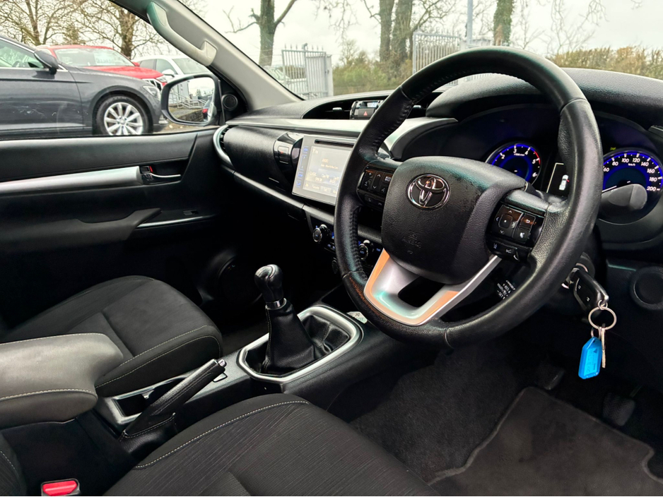2020 Toyota Hilux - image 5