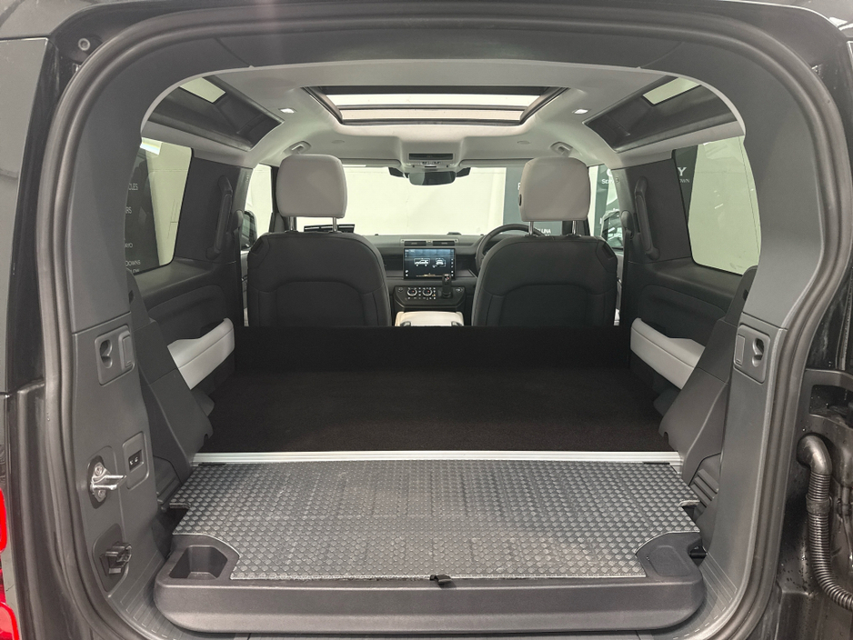 2025 Land Rover Defender - image 11