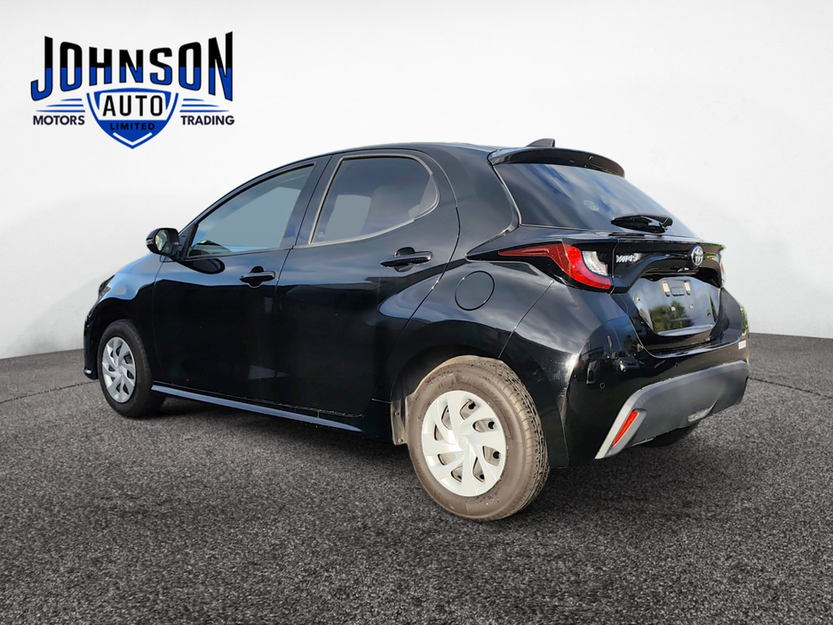 2020 Toyota Yaris - image 4