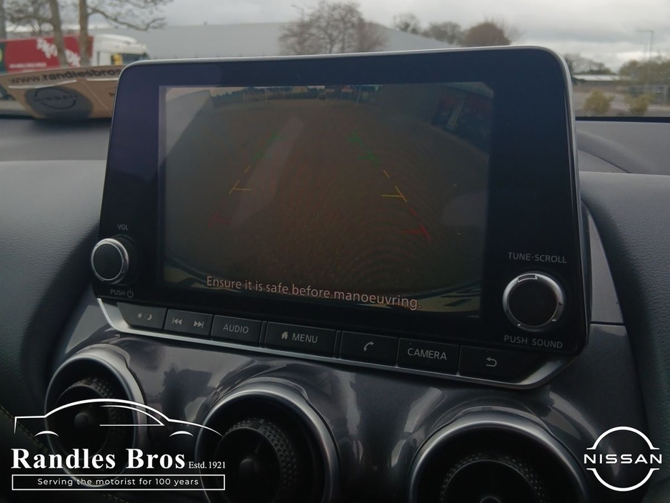 2021 Nissan Juke - image 18