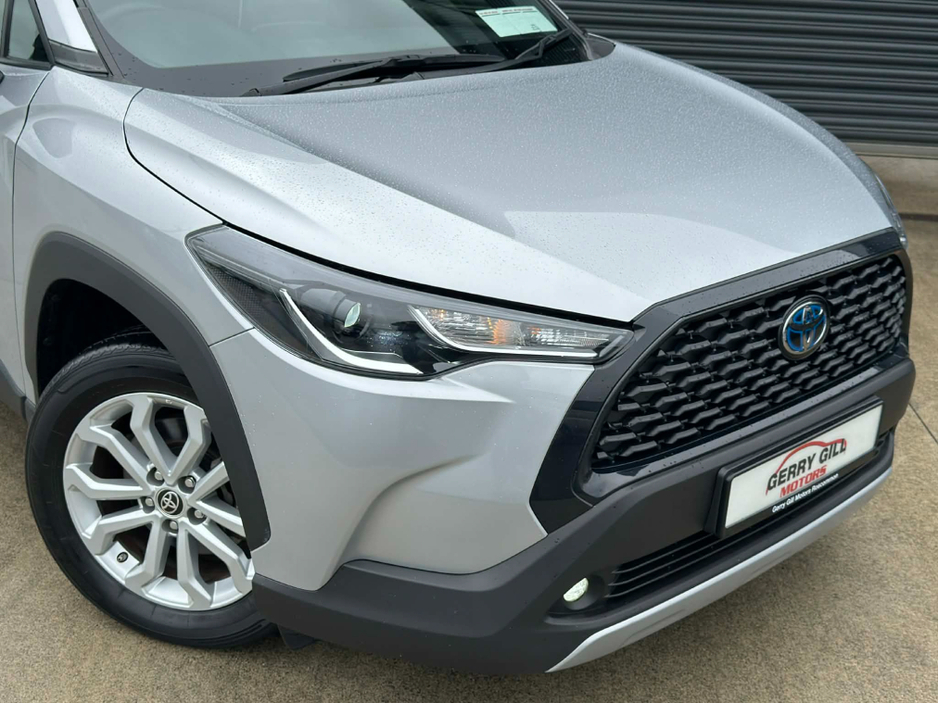 2023 Toyota Corolla - image 3