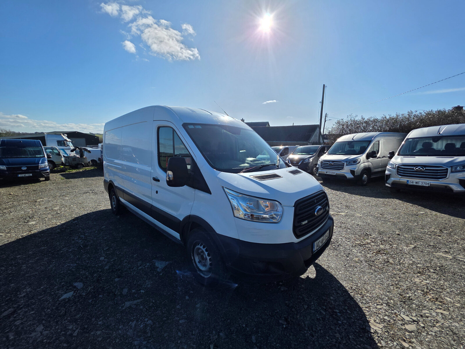 2014 Ford Transit - image 3