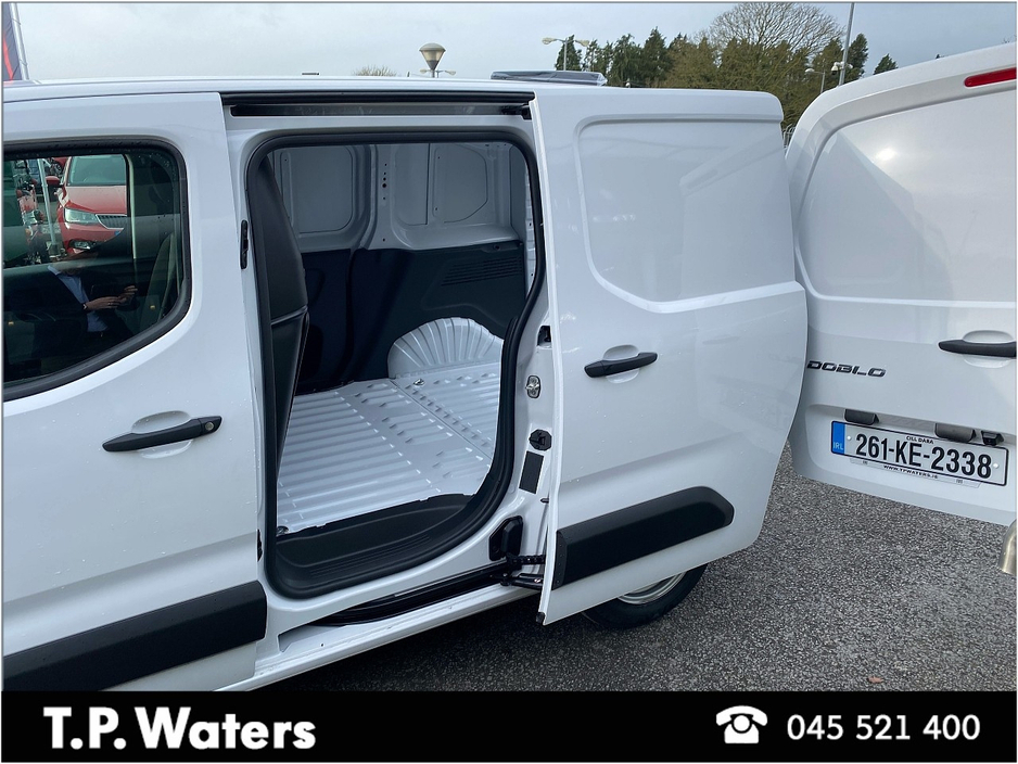 2026 Fiat Doblo - image 10