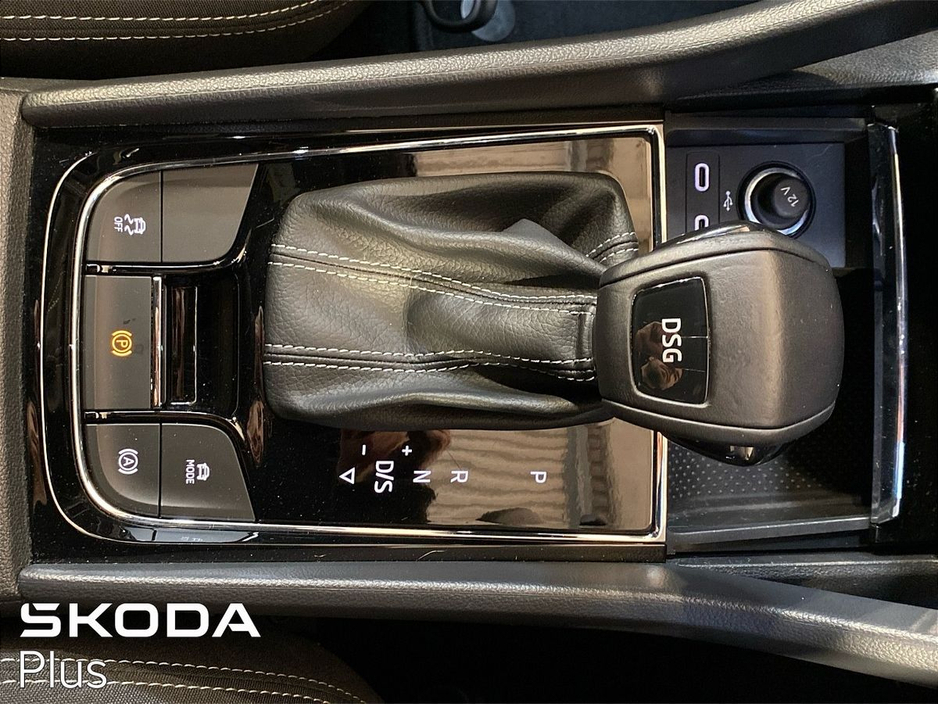 2022 Skoda Karoq - image 16