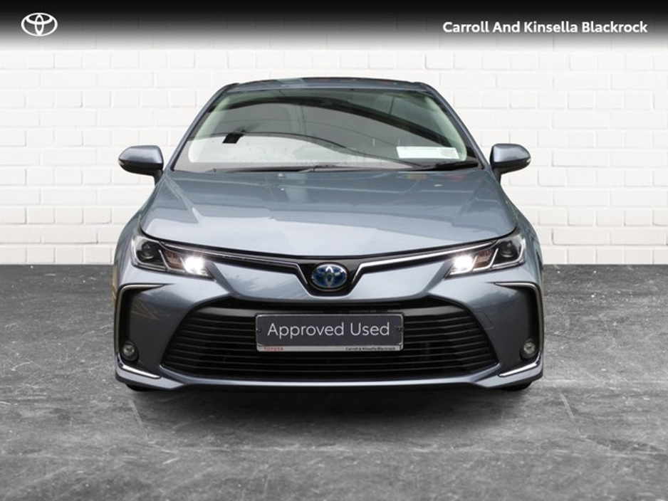 2022 Toyota Corolla Hybrid Luna Sport Saloon €27,950