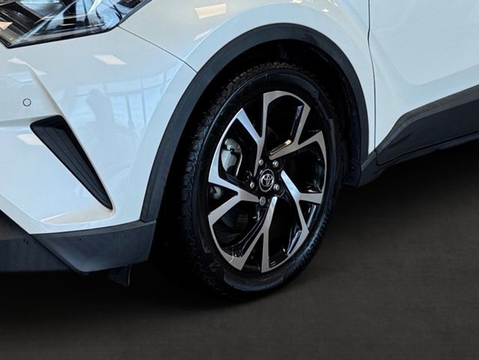 2017 Toyota C-HR - image 10