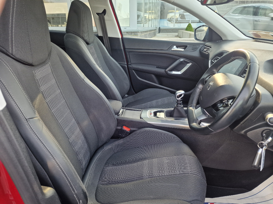 2019 Peugeot 308 - image 16