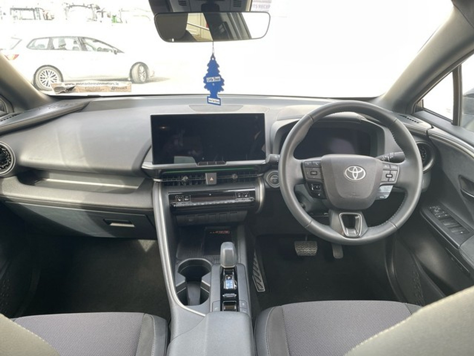 2024 Toyota C-HR - image 8