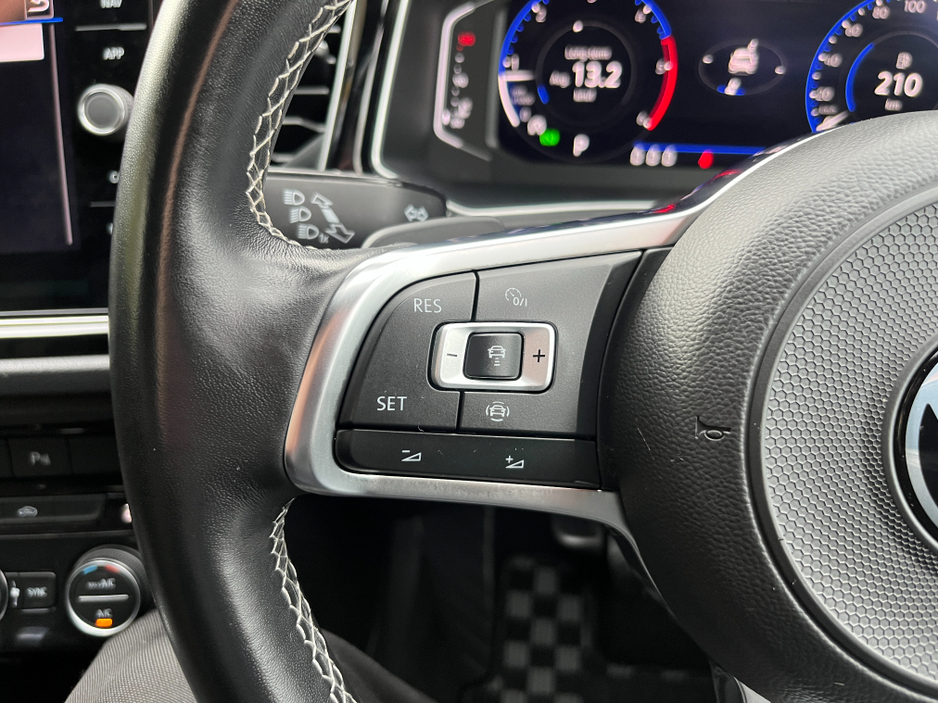 2022 Volkswagen T-Roc - image 20