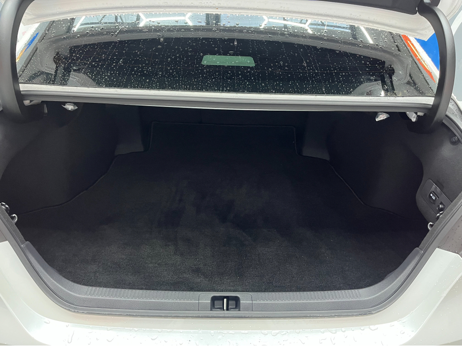 2023 Toyota Camry €39950 2023 TOYOTA CAMRY WS 2.5 AUTOMATIC / CRUISE CONTROL / REVERSE CAMERA / ELECTRIC HEATED SEATS / PADDLE SHIFTERS €39,950