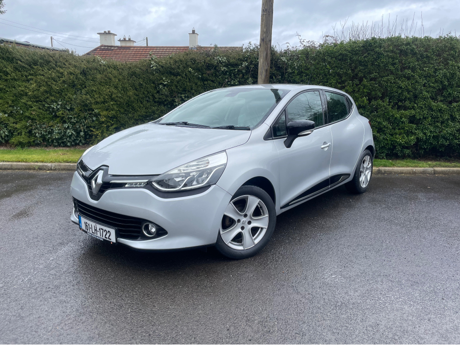 2016 Renault Clio - image 2