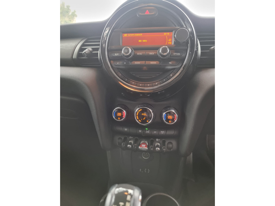 2014 MINI Hatch - image 17