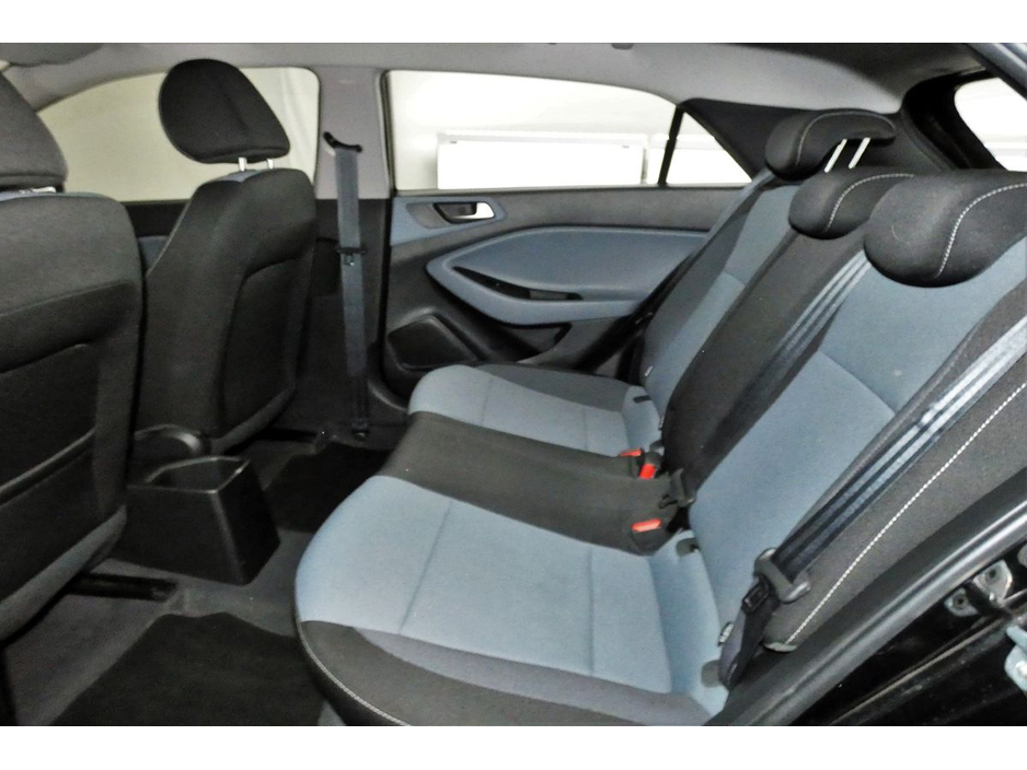 2018 Hyundai i20 - image 16