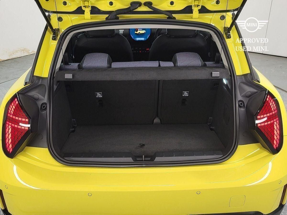 2024 MINI Hatch Cooper E €23,975