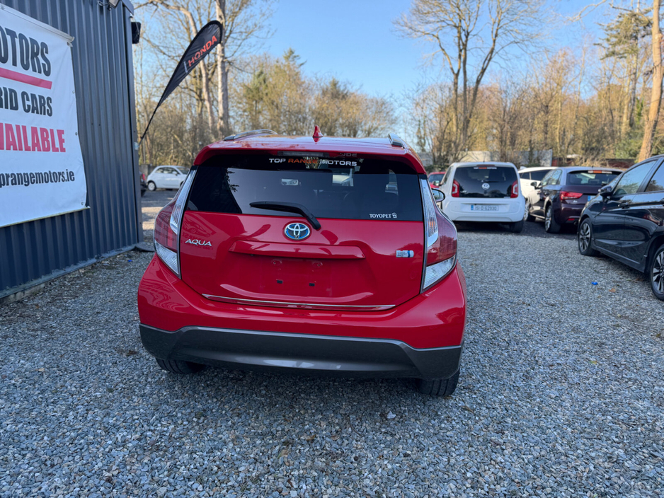 2014 Toyota Aqua - image 5