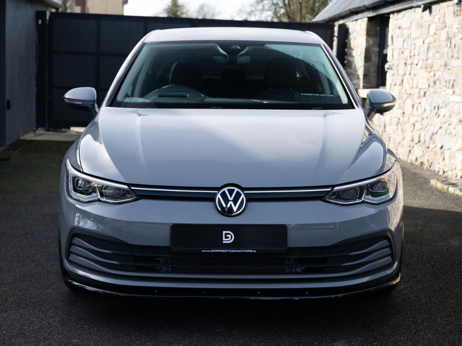 2022 Volkswagen Golf - image 2