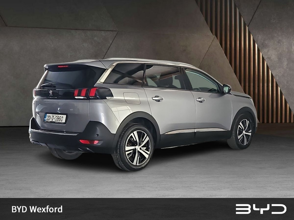 2020 Peugeot 5008 - image 3