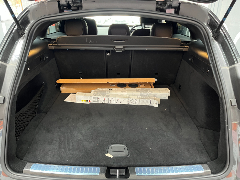 2021 Mercedes-Benz EQC - image 7