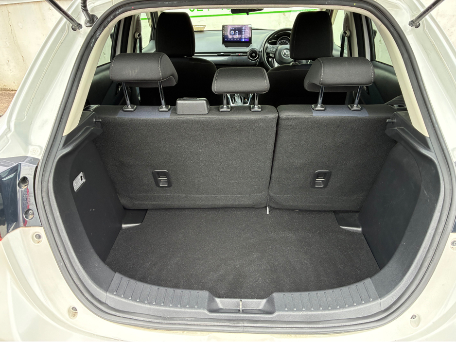 2016 Mazda Demio - image 10