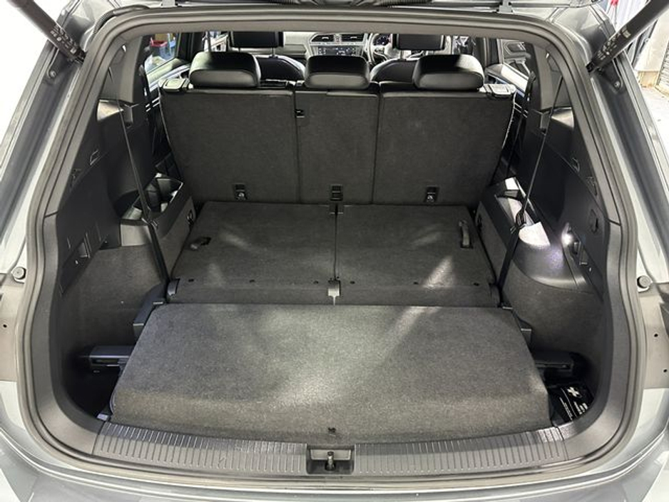 2023 Volkswagen Tiguan Allspace - image 27