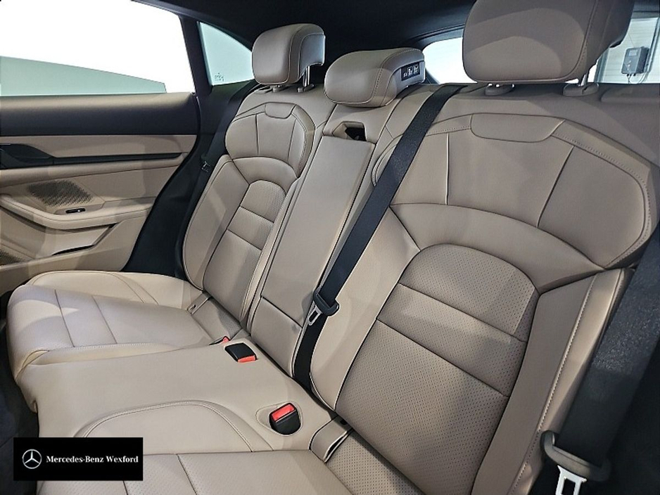 2023 Porsche Taycan - image 17