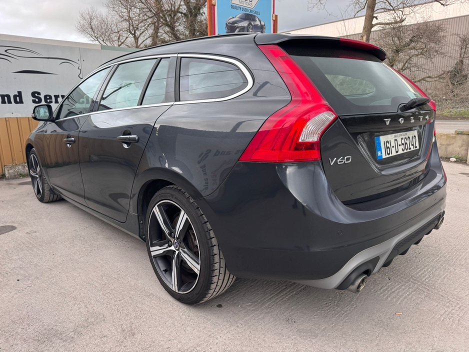 2016 Volvo V60 - image 16