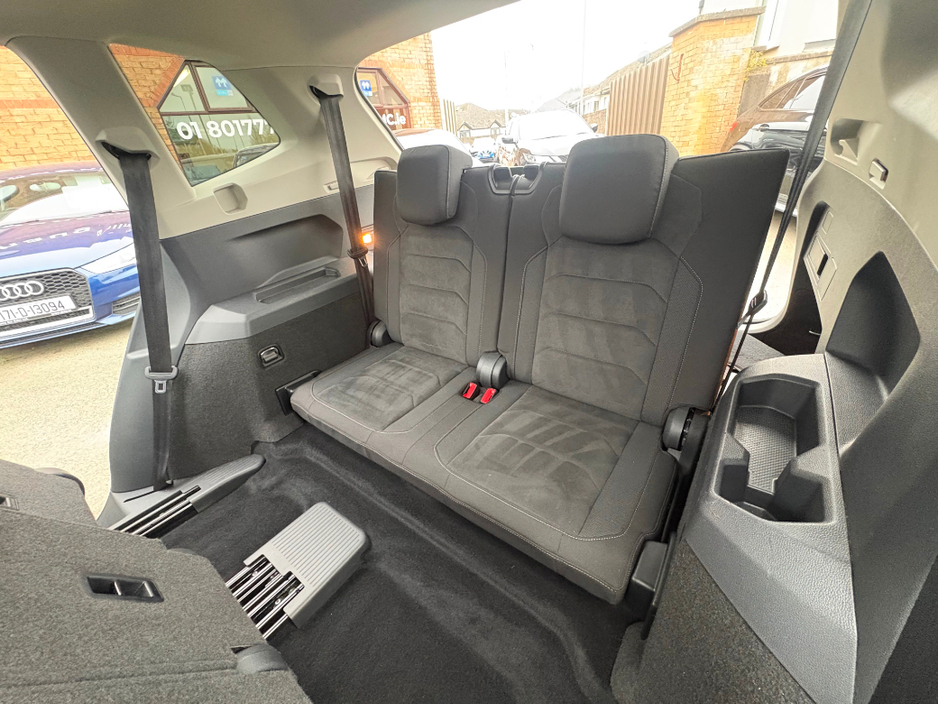 2018 Volkswagen Tiguan - image 20