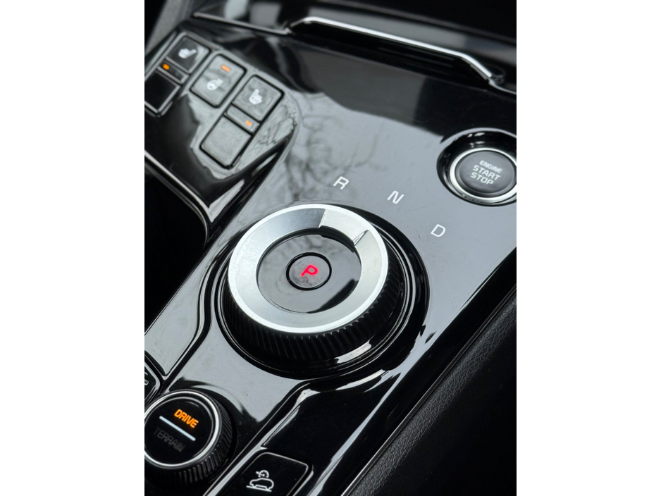2022 Kia Sportage - image 24