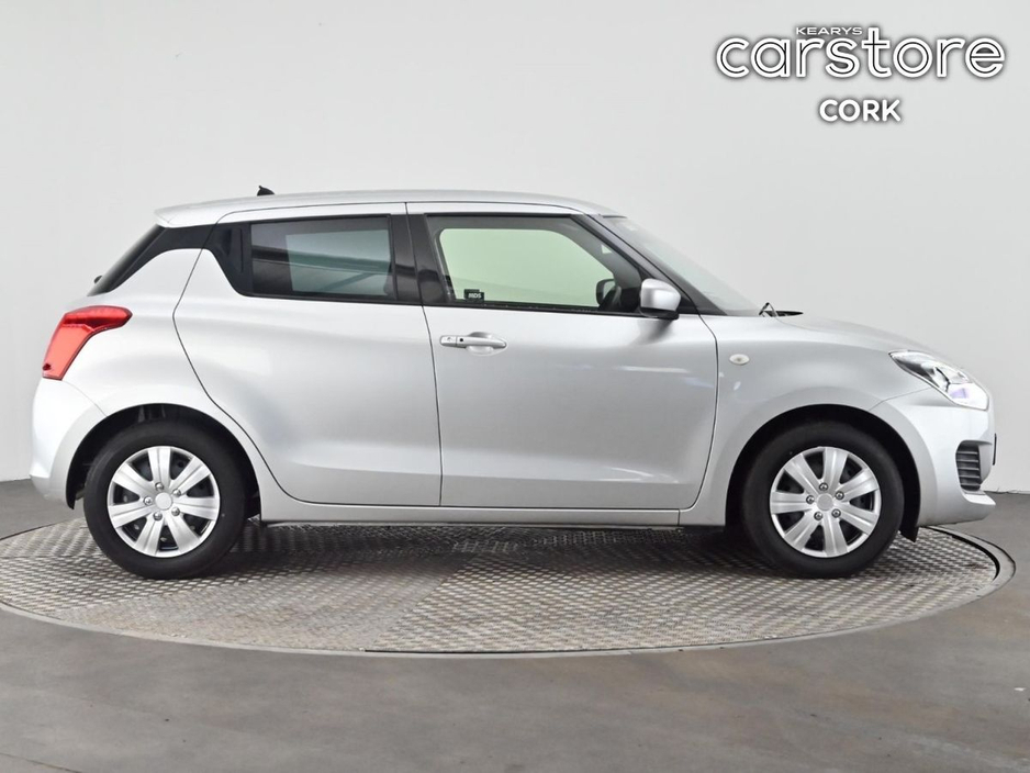 2023 Suzuki Swift - image 2