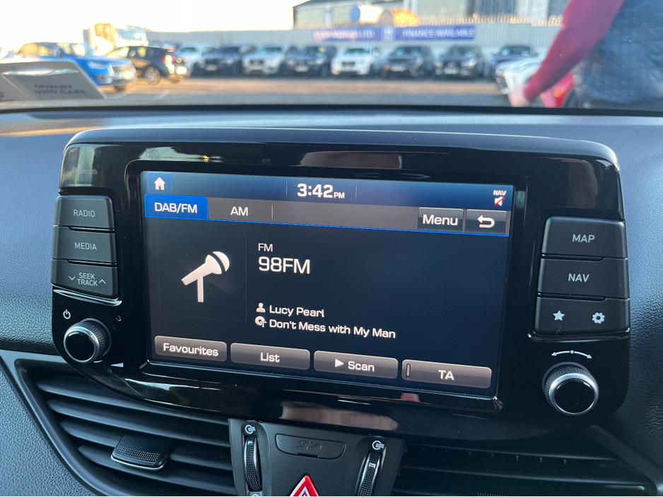 2019 Hyundai i30 SE NAV T-GDI 1.0 PETROL //SAT NAV//REVERSE CAMERA//WIRELESS PHONE CHARGER//CARPLAY// €14,950