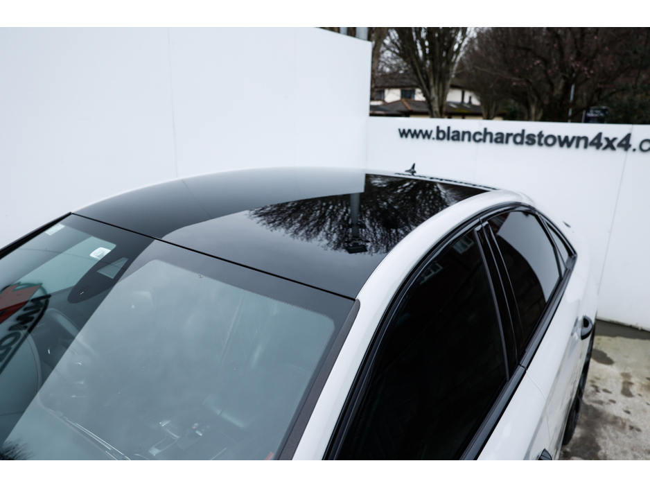 2016 Audi S8 - image 16