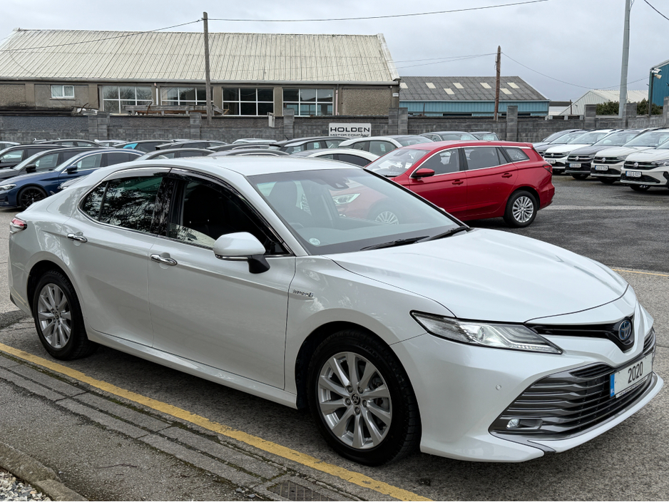 2020 Toyota Camry - image 7